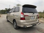 Cần bán gấp Toyota Innova đời 2015, màu vàng còn mới