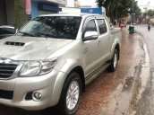 Cần bán gấp Toyota Hilux năm sản xuất 2014 còn mới