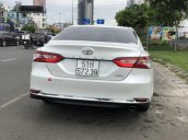 Chính chủ bán Camry 2.0E 2019, quá mới 9.000km