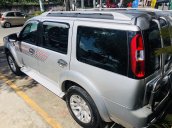 Cần bán Ford Everest đời 2014, màu bạc, giá mềm