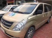 Cần bán Hyundai Grand Starex năm sản xuất 2010, màu vàng 