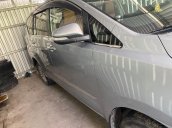 Cần bán gấp Toyota Innova năm sản xuất 2017, màu bạc, nhập khẩu