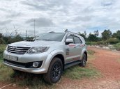 Bán Toyota Fortuner đời 2014, màu bạc còn mới