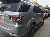 Bán Toyota Fortuner sản xuất 2016, màu bạc còn mới