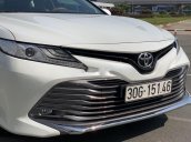 Bán xe Toyota Camry đời 2019, màu trắng, nhập khẩu