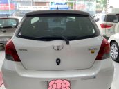 Cần bán gấp Toyota Yaris năm 2011, nhập khẩu, giá 383tr