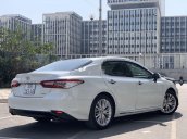 Bán xe Toyota Camry đời 2019, màu trắng, nhập khẩu