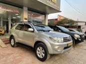 Bán ô tô Toyota Fortuner đời 2009, màu bạc