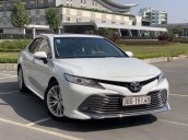 Bán xe Toyota Camry đời 2019, màu trắng, nhập khẩu