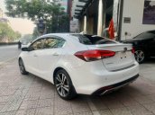 Cần bán gấp Kia Cerato sản xuất năm 2017, màu trắng