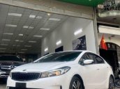 Cần bán gấp Kia Cerato sản xuất năm 2017, màu trắng