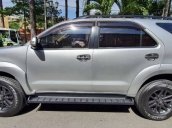 Cần bán Toyota Fortuner sản xuất 2015, màu bạc