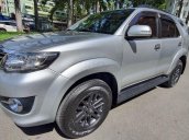 Bán gấp Fortuner xăng đăng ký T7/2015 mới 98%