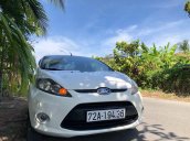 Cần bán Ford Fiesta đời 2011, màu trắng, giá tốt