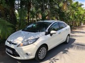 Cần bán Ford Fiesta đời 2011, màu trắng, giá tốt