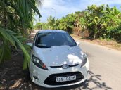 Cần bán Ford Fiesta đời 2011, màu trắng, giá tốt