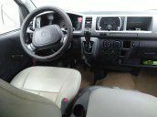 Cần bán gấp Toyota Hiace đời 2010 còn mới 