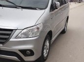 Cần bán Toyota Innova sản xuất 2015, màu bạc