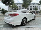 Cần bán Hyundai Sonata 2015 - đi 62.000 km, xe đẹp máy zin, giá 629tr - hỗ trợ trả góp 70% giá trị xe