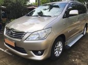 Cần bán lại xe Toyota Innova đời 2013, màu vàng 