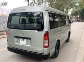 Cần bán Toyota Hiace năm sản xuất 2010, màu bạc chính chủ