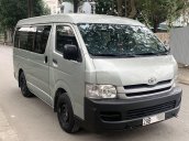 Cần bán Toyota Hiace năm sản xuất 2010, màu bạc chính chủ