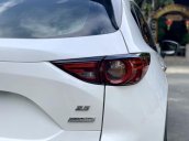 Cần bán gấp Mazda CX 5 đời 2018, màu trắng