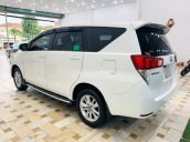 Cần bán xe Toyota Innova sản xuất năm 2018, màu trắng