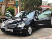 Cần bán xe Mercedes C180 đời 2004, màu đen 