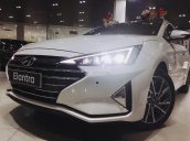 Cần bán Hyundai Elantra đời 2020, màu trắng, 687 triệu