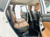 Cần bán xe Toyota Innova sản xuất năm 2018, màu trắng