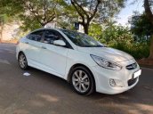 Cần bán Hyundai Accent sản xuất năm 2015, màu trắng còn mới