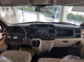 Ford Transit mới 100%, giá sốc 699 triệu