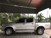 Cần bán gấp Toyota Hilux đời 2013, màu bạc, xe nhập xe gia đình