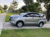Cần bán Toyota Innova đời 2019, màu bạc
