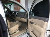 Cần bán gấp Toyota Hilux đời 2013, màu bạc, xe nhập xe gia đình