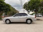 Cần bán gấp Daewoo Nubira sản xuất năm 2004, màu bạc 