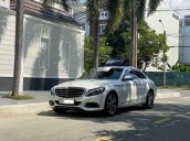 Cần bán Mercedes C250 sản xuất năm 2017, màu trắng