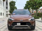 Cần bán lại chiếc Hyundai i20 Active sản xuất năm 2016