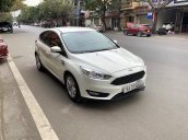 Bán Ford Focus đời 2017, màu trắng còn mới