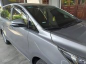 Cần bán gấp Toyota Innova 2016, màu bạc