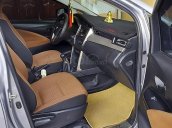 Cần bán gấp Toyota Innova 2016, màu bạc