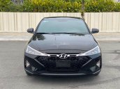 Cần bán gấp Hyundai Elantra sản xuất 2019 còn mới