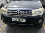 Cần bán xe Toyota Fortuner đời 2012, màu đen còn mới