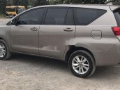 Cần bán xe Toyota Innova đời 2017, màu xám, 585 triệu