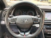 Cần bán lại xe Hyundai Elantra 1.6 Turbo năm 2018, 638tr