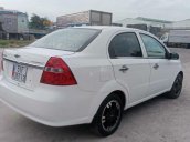 Cần bán gấp Chevrolet Aveo sản xuất 2015, màu trắng