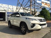 Cần bán Toyota Fortuner đời 2017, màu trắng