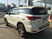 Cần bán Toyota Fortuner đời 2017, màu trắng