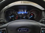 Cần bán lại xe Ford Focus sản xuất 2016, màu đỏ
